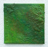 Abstraktes Gemälde „Ali“ in 20 × 20 cm, 2025, grüne Malerei mit organischen Strukturen, Acryl und Öl auf Leinwand  – Atelier Hellbusch