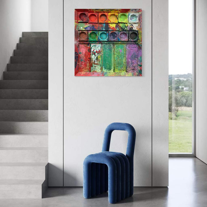 "Am Vesuv" zeigt moderne Kunst auf dem Farbkasten (80 x 80 cm, in Situation). Zu sehen ist das Gemälde in Wiesbaden. In den Mischfächer (unten) sind violette, grüne, weiße und rote Farben. Oben befinden sich 12 Farbteller mit den bunten Farben eines Farbkastens. In den Zwischenräumen sind Farbkleckse und -flecken sichtbar. Moderne Kunst. ARTLET - Atelier Hellbusch. 