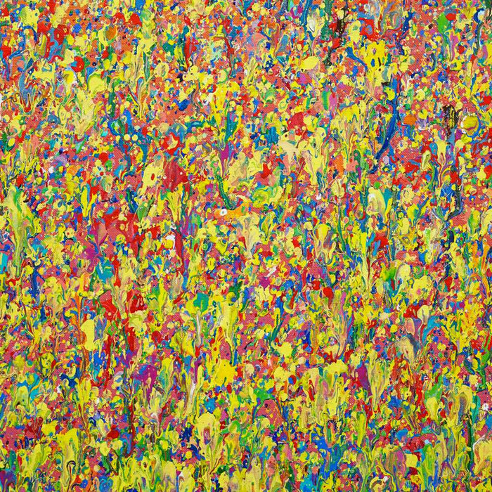 Claim 102 - Modernes Kunstwerk, großformatig und abstrakt (Ausschnitt). Bunte Farben - insbesondere Gelb - aber auch Rot, Orange, Grün, Weiß und Blau sowie deren Vermischungen ergeben ein organisches Feld. Der Verlauf ist oben eher punktartig. Nach unten hin immer länger (Farbstriche) . Die moderne Malerei erinnert an Natur. ARTLET - Atelier Hellbusch.