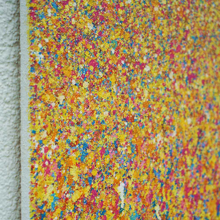 Abstraktes Kunstwerk in Orange, Pink und Gelb von Mark Hellbusch – Claim 140 (Seitenansicht), 60x80 cm, 2025