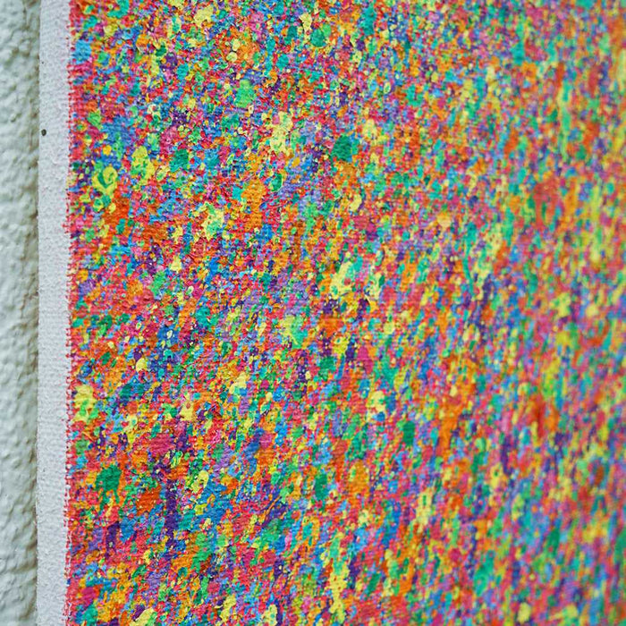 Abstrakte Kunst „Claim 142“ (Ausschnitt, Seitenperspektive), buntes Gemälde im Querformat mit dichter Farbstruktur, Mischtechnik auf Leinwand. Künstler Mark Hellbusch