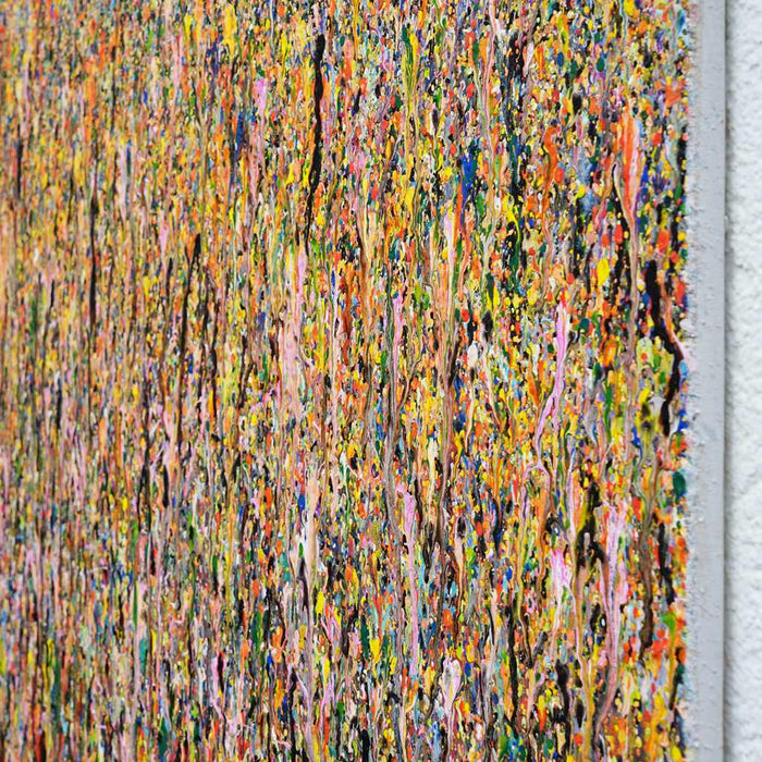 Stilvolles und experimentelles Gemälde 'Claim 35' von Mark Hellbusch (130x120 cm, Seitenaufnahme), das eine dynamische Textur und lebendige Farben zeigt, die eine harmonische und energische Komposition bilden. ARTLET - Atelier Hellbusch