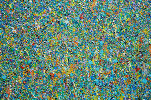 Claim 104 - Moderne Kunst, abstrakte Malerei (120 x 140 cm). Bunte Farben - insbesondere Blau - aber auch Rot, Orange, Gelb, Schwarz und Weiß sowie deren Vermischungen ergeben ein organisches Feld. Der Verlauf der Farben ist oben eher punktartig. Nach unten hin wird der Verlauf der Farben auf dem Gemälde immer länger (Farbstriche) . Diese abstrakte Malerei erinnert an eine Landschaft. Moderne Kunst. Nahaufnahme, oben. ARTLET - Atelier Hellbusch.