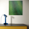 "Clara", 46x48cm,2026 (in situ): Abstrakte Kunst von Mark Hellbusch in grünen Farben auf Leinwand mit feiner strukturierter Oberfläche.
