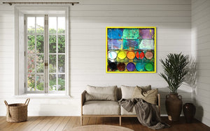 "Der Sonderling", Malerei auf einem überdimensionierten Farbkasten (110x120 cm), präsentiert im Raum. In den Mischfächer (oben im Bild) sind Grün, Blau und Violett zu sehen. Unten befinden sich 10 Farbteller mit den üblichen Farben einer Palette. In den Zwischenräumen sind Farbkleckse und -flecken sichtbar. Moderne Kunst. ARTLET | Atelier Hellbusch