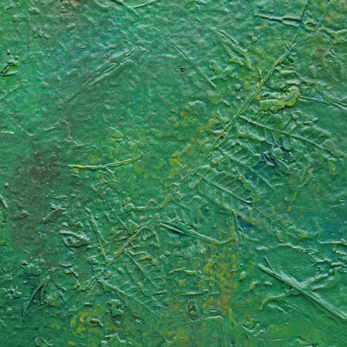Abstraktes Gemälde „Martina“ (110 × 100 cm, 2022) – moderne grüne Malerei auf Leinwand mit organischen Strukturen und tiefer Farbwirkung (Nahaufnahme). Atelier Hellbusch