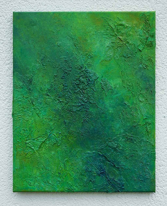 Abstraktes Gemälde „Nushi“ in 50 × 40 cm, 2025, grüne Ölmalerei mit organischen Strukturen auf Leinwand (in situ) – Atelier Hellbusch