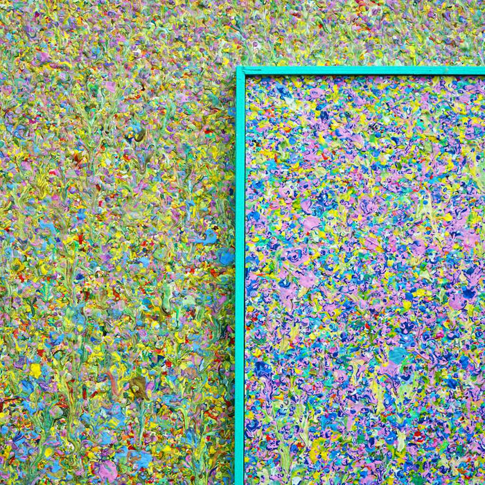 Großes abstraktes Gemälde „RE 12“ von Mark Hellbusch, 120x110 cm (Nahaufnahme). Entstanden aus zwei überarbeiteten Leinwänden, verbindet das Werk intensive Blau-, Grün- und Gelbtöne mit feinen Strukturen und lebendigen Farbübergängen. Die doppelte Rahmung mit schmalem Innenrahmen und Schattenfuge betont die räumliche Tiefe. Ausdrucksstarke, zeitgenössische Kunst über Transformation und kreative Erneuerung.