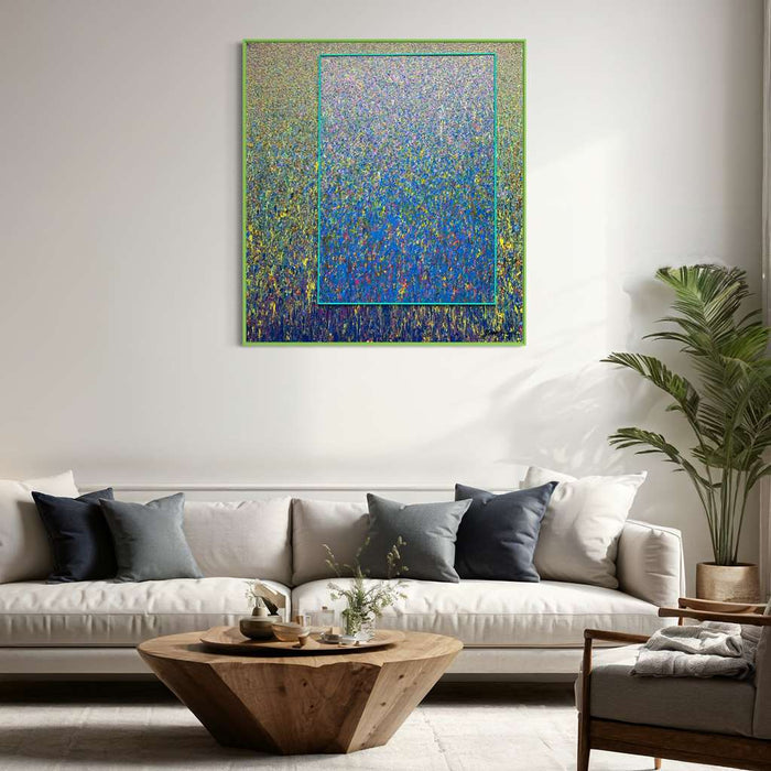 Großes abstraktes Gemälde „RE 12“ von Mark Hellbusch, 120x110 cm (in Situation). Entstanden aus zwei überarbeiteten Leinwänden, verbindet das Werk intensive Blau-, Grün- und Gelbtöne mit feinen Strukturen und lebendigen Farbübergängen. Die doppelte Rahmung mit schmalem Innenrahmen und Schattenfuge betont die räumliche Tiefe. Ausdrucksstarke, zeitgenössische Kunst über Transformation und kreative Erneuerung.