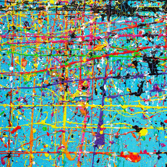 Abstraktes Gemälde „RE 14“ (Nahaufnahme) auf blauem Hintergrund mit bunten Farbspritzern, 140x140 cm, aus der Kollektion „Reste eines Experiments“. 2024 von Mark Hellbusch, freischaffender Künstler bei Frankfurt, gemalt.