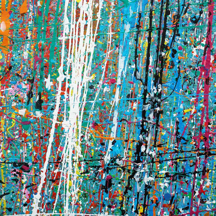 Abstraktes Gemälde „RE 14“ (Nahaufnahme) auf blauem Hintergrund mit bunten Farbspritzern, 140x140 cm, aus der Kollektion „Reste eines Experiments“. 2024 von Mark Hellbusch, freischaffender Künstler bei Frankfurt, gemalt.