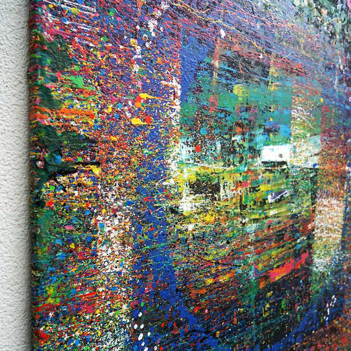 XXL-Gemälde „RE 19“ (Seitenaufnahme). Bunte Farben auf schwarzem Hintergrund 210x150 cm, aus der Kollektion „Reste eines Experiments“. Künstler Mark Hellbusch