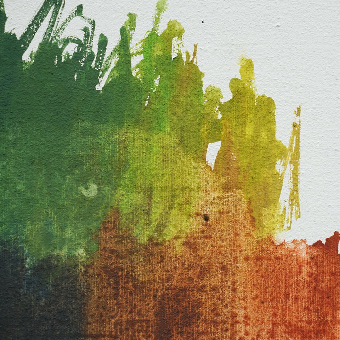 Abstraktes Gemälde RE 24 – horizontales Farbspektrum in Grün, Blau, Ocker und Rotbraun auf weißem Hintergrund, 40x30 cm, 2025 (Ausschnitt). Atelier Hellbusch