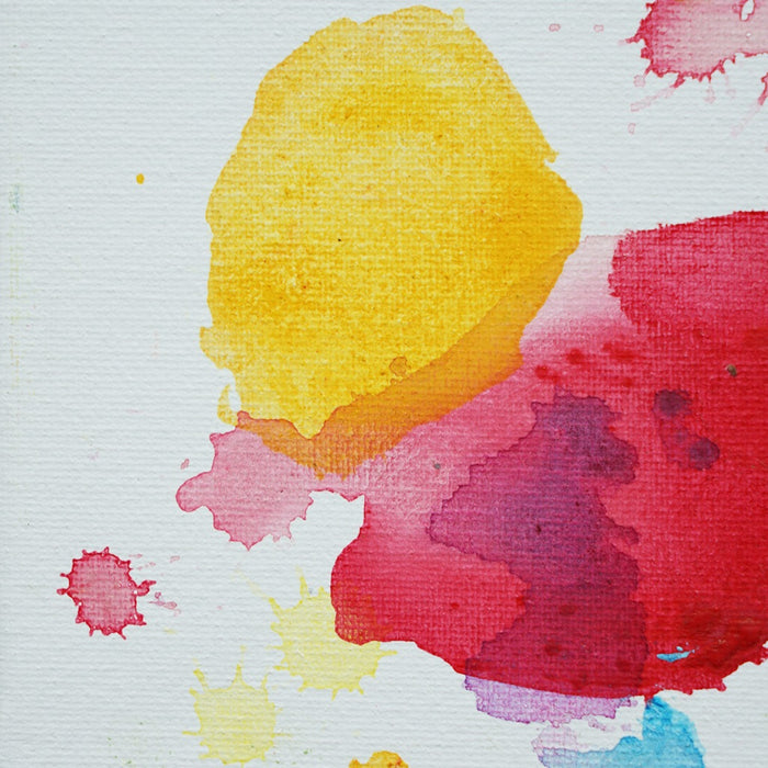 Abstraktes Gemälde mit bunten Farbresten, aus denen sich das Porträt eines Clowns andeutet, Acryl auf Leinwand, 30 x 24 cm (Nahaufnahme). Atelier Hellbusch.