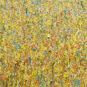 RE3 ist ein ein Kunstwerk bestehend aus zwei Gemälden aus der Reihe "Organic Grounds". Hier ist ein Ausschnitt davon zu sehen. Viele helle bunte Farbpunkte verwandeln sich nach unten hin in Farbstriche. Sie werden in ihrer Farblichkeit auch kräftiger: Braun, Gelb, Orange, Ocker und Blau sind zu sehen. Die aufeinander geklebte Bilder sind beide weiß eingerahmt. Zeitgenössische Kunst. ARTLET | Atelier Hellbusch