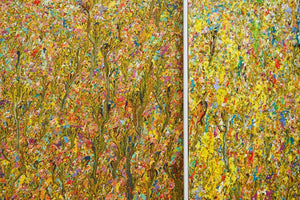 RE3 ist ein Kunstwerk bestehend aus zwei "Organic Grounds". Viele helle bunte Farbpunkte verwandeln sich nach unten hin in Farbstriche. Sie werden in ihrer Farblichkeit auch kräftiger: Braun, Gelb, Orange, Ocker und Blau sind zu sehen. Die aufeinander geklebte Bilder sind beide weiß eingerahmt. Zeitgenössische Kunst (Nahaufnahme). ARTLET | Atelier Hellbusch