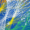 Ein lebendiges, rundes Kunstwerk namens "Splash 64" (Ausschnitt) mit einer farbenfrohen Explosion aus Rot, Gelb, Grün und Weiß auf einem blauen Hintergrund, geschaffen von Atelier Hellbusch.