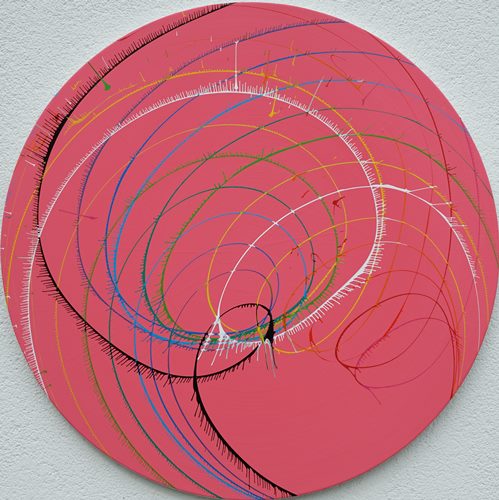 Abstraktes Bild "Splash 73" in Pink mit schwarzen, blauen, gelben und grünen Linien, dynamische und moderne Kunst auf einer runden Leinwand. ARTLET - Atelier Hellbusch