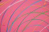 Abstraktes Bild "Splash 73" (Detail) in Pink mit schwarzen, blauen, gelben und grünen Linien, dynamische und moderne Kunst auf einer runden Leinwand. ARTLET - Atelier Hellbusch