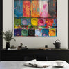 "Unterwegs III" zeigt zeitgenössische experimentelle Malerei (92x80x3 cm) auf einem Wandobjekt (Farbkasten). In den Mischfächer (unten) sind blaue, orangene, gelbe, weiße, schwarze und pinke Farben zu sehen. Oben befinden sich 9 Farbteller mit den üblichen bunten Farben eines Farbkastens. In den Zwischenräumen sind Farbkleckse und -flecken sichtbar. Diese experimentelle Malerei - schön, bunt und modern - kann man zum realistischen Preis online bestellen. Zeitgenössische Malerei. ARTLET - Atelier Hellbusch