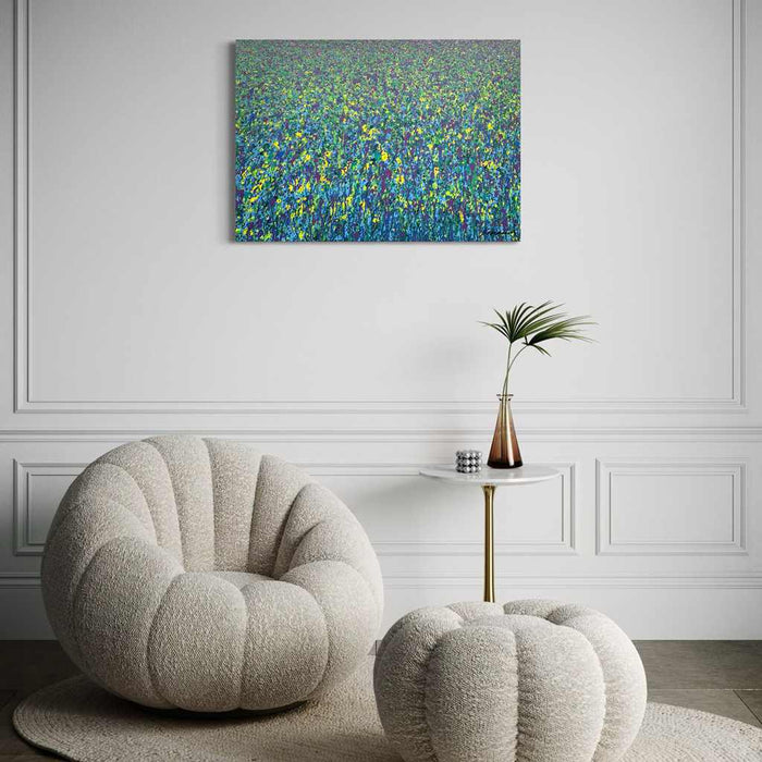 Abstraktes Kunstwerk in Grün, Violett und Gelb – Claim 146 – inspiriert von Natur und Harmonie, Acryl auf Leinwand, 72x103 cm (in Situation). Atelier Hellbusch