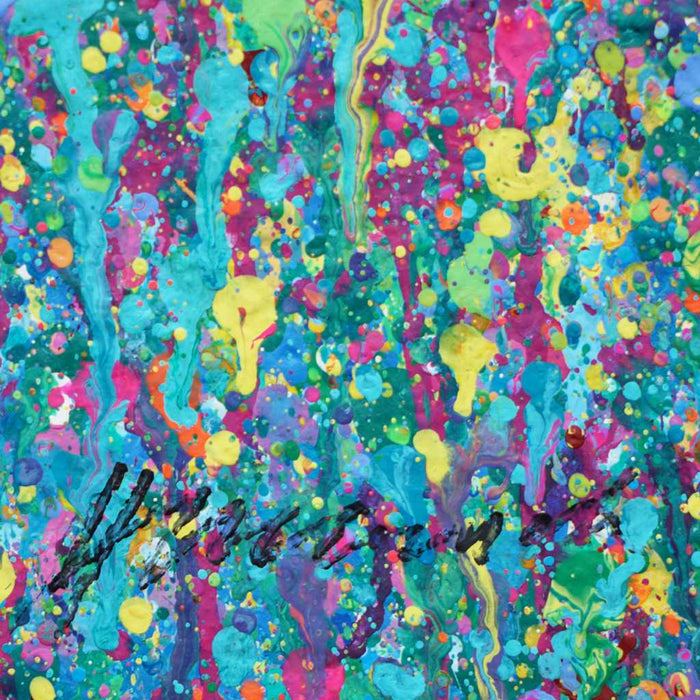 Abstrakte moderne Kunst (Sig) in Blau mit pink-gelben Farbakzenten von Mark Hellbusch – Claim 141, 70x100 cm, 2025