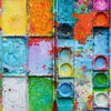 "Cooling" zeigt moderne Kunst auf dem Farbkasten (65 x 72 cm). Zu sehen ist das Gemälde in Wiesbaden. In den Mischfächer (links) sind orangene, grüne und blaue Farben. Rechts befinden sich 9 Farbteller mit den bunten Farben eines Farbkastens. In den Zwischenräumen sind Farbkleckse und -flecken sichtbar. Diese experimentelle, sehr moderne Malerei kann man zum realistischen Preis online oder in Wiesbaden kaufen. Kunst. ARTLET | Atelier Hellbusch.