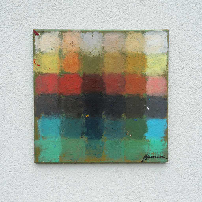 Output 5 von Mark Hellbusch, quadratisches abstraktes Ölgemälde mit Farbfeldern in Grün, Türkis, Rot, Schwarz und Ocker, 50 × 50 cm