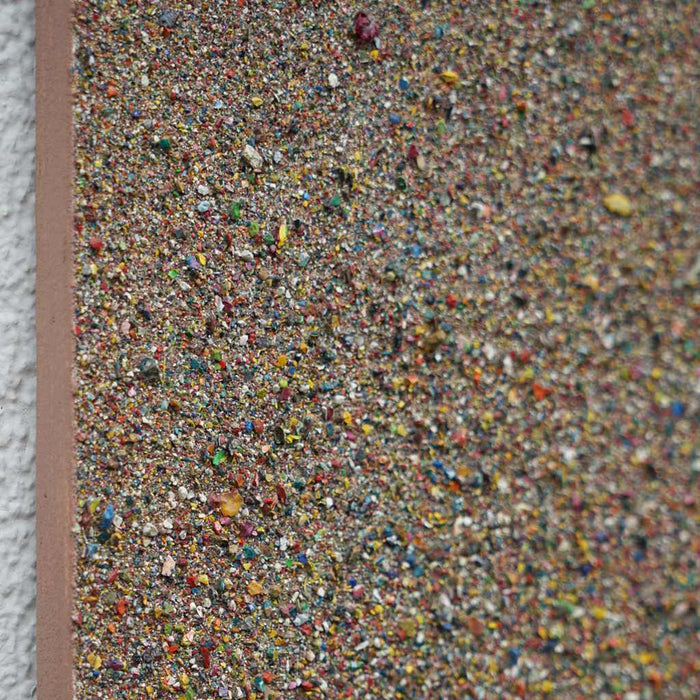 Marsfeld CXXXV – 30x30 cm pure Strukturkraft: Recycelte Farbreste auf Leinwand (Seitenperspektive), handgefertigt im Atelier Hellbusch. Kleine Fläche, große Ausdrucksstärke