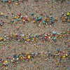 Das Bild zeigt Marsfeld L in der Nahaufnahme, ein feines zeitgenössisches Experiment, bestehend aus Farbresten der Palette. Sie erinnern an Sand und Strand. Künstler: Mark Hellbusch.