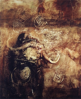 „Redwind and Buffalo“ (2005) – Ölmalerei in fossiler Technik. Ein kraftvoller Büffelmotiv erscheint in erdigen Braun- und Schwarztönen, mit haptischer Struktur durch Blätter- und Zweigabdrücke. Das Gemälde erinnert an archaische Höhlenmalerei und verbindet Naturspuren mit expressiver Tierdarstellung. Atelier Hellbusch.