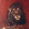„Redwind and Lion“ (2005) – Ölmalerei in fossiler Technik. Ausdrucksstarker Löwe vor tiefrotem Hintergrund, kraftvolle rote Malerei mit archaischer Anmutung. Atelier Hellbusch.