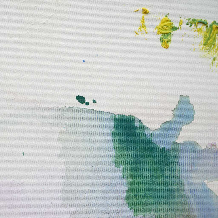 Abstraktes Tiergemälde „Seltener Dachs“ (50 × 60 cm, 2024) – Mischtechnik auf weißem Grund, Grüntöne und Braunflächen formen das Tiermotiv. Heute in Privatbesitz. Atelier Hellbusch