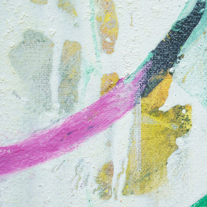 Smiley II (Ausschnitt) – rundes weißes Smiley Gemälde mit violettem Mund und expressiver Ölmalerei aus der Serie Schmiertafel. Mark Hellbusch