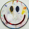 Rundes Smiley Gemälde mit weißer Fläche, dunklen Augen und rotem Lächeln aus der Serie Schmiertafel von Mark Hellbusch