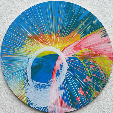 Rundes Gemälde „Splash 22“ in Blau, Gelb und Pink, abstrakte Acrylmalerei mit weißen Strahlen und dynamischer Farbexplosion, modernes Rundbild auf rotierender Leinwand, Atelier Hellbusch
