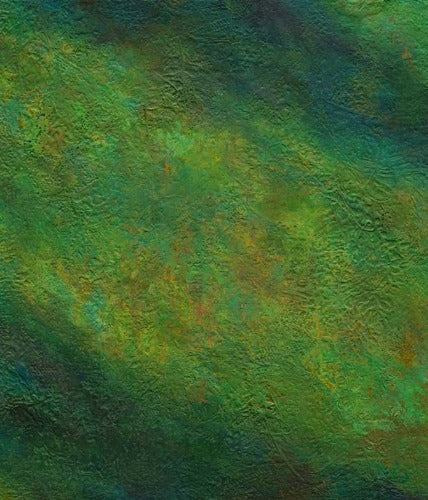Chris | modernes, abstraktes Gemälde in Grün zeigt eine Landschaft (80 x 70 cm). Grüne Farben - begleitet mit blau, violett, ocker und gelb - ergeben eine Komposition, die sich durch hellgrüne und dunkelgrüne abstrakte Formen ergibt. Sie erinnern an Schatten eines Sturmtiefs. Die Lasuren in Verbindung mit der haptischen Grundierung ergeben einen edlen Eindruck des modernen Gemäldes. Das moderne, abstrakte Gemälde kann man auch online kaufen. Grünes Gemälde. ARTLET | Atelier Hellbusch.